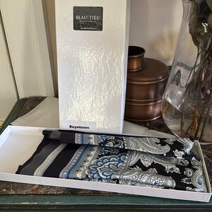 New with tags. Beau Ties silk scarf.  36 x 36